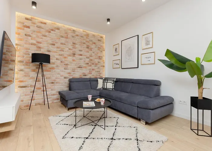 Loft Apartment With Parking In Warsaw By Noclegi Renters