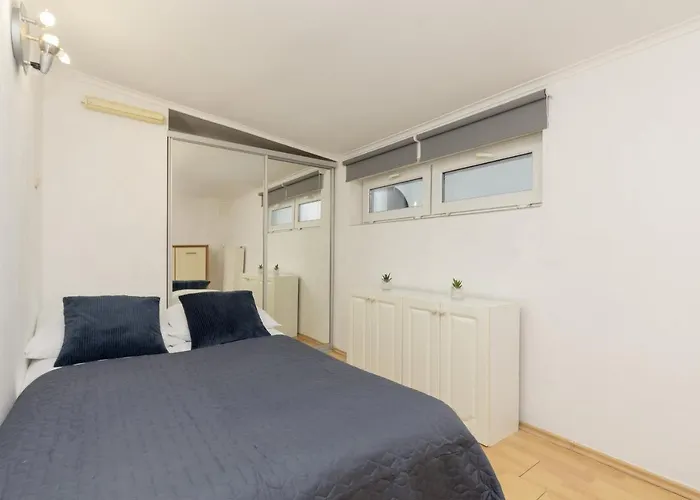 Sienna Apartment With Ac In The Center Of Warsaw By Noclegi Renters