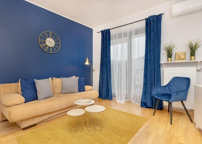 Gold & Blue Cozy Apartment In Warsaw By Noclegi Renters