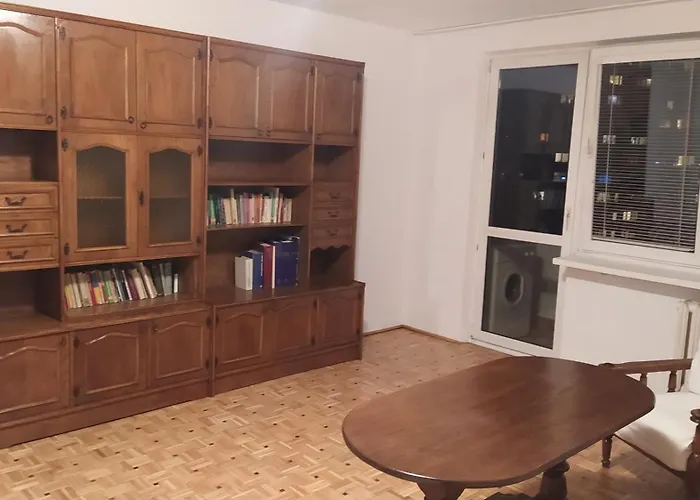 Uroczy Apartament Z Bezplatnych Parkingiem