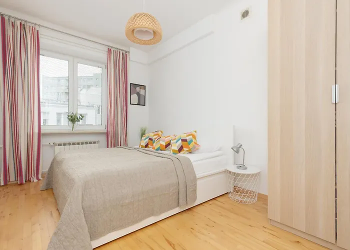 One-Bedroom Capital Apartment By Noclegi Renters
