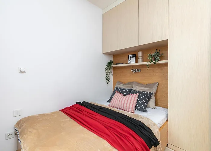 Superapart Kolejowa 45