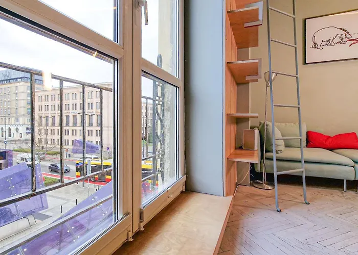 Free Parking - Creative Flat With Fast Wifi And Tv