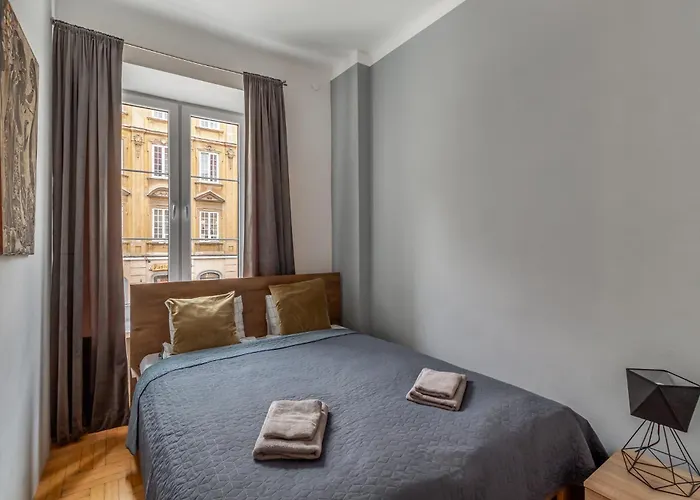 Close-Golden Apartments Warsaw - Huge Comfortable 4 Bedrooms Apartment - Old Town - Freta