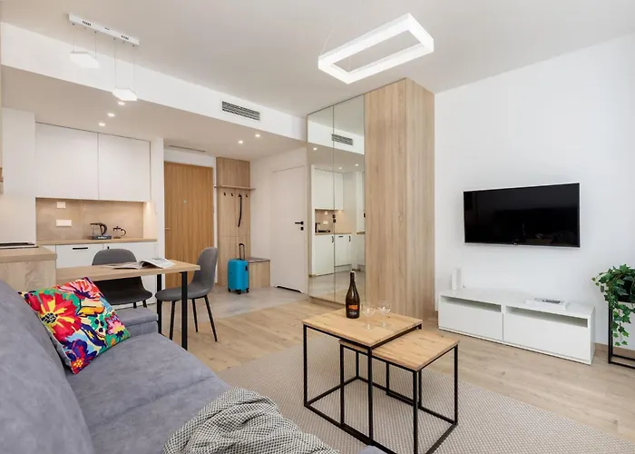 Aleja Solidarnosci 60B By Noclegi Renters