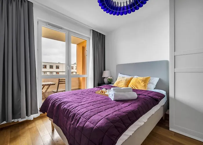 Wola Tower - 60M2, Balcony With City View, Parks Nearby - By Rentujemy