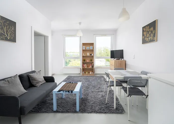 Kolska Bright Apartment