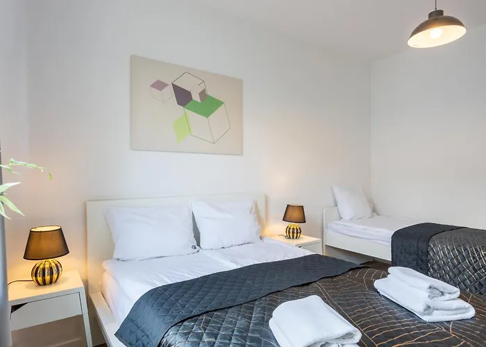 Golden Apartments Warsaw - Big And Bright Stylish Apartments - City Center - Pereca