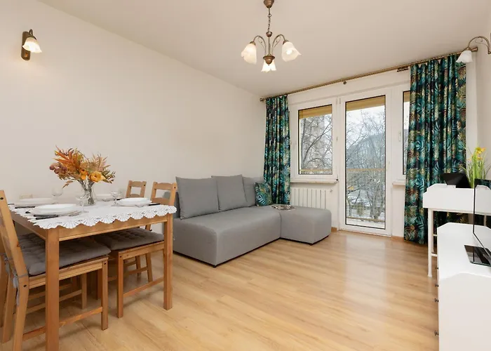 Spacious Fabryczna Apartment Near Warsaw City Centre By Noclegi Renters