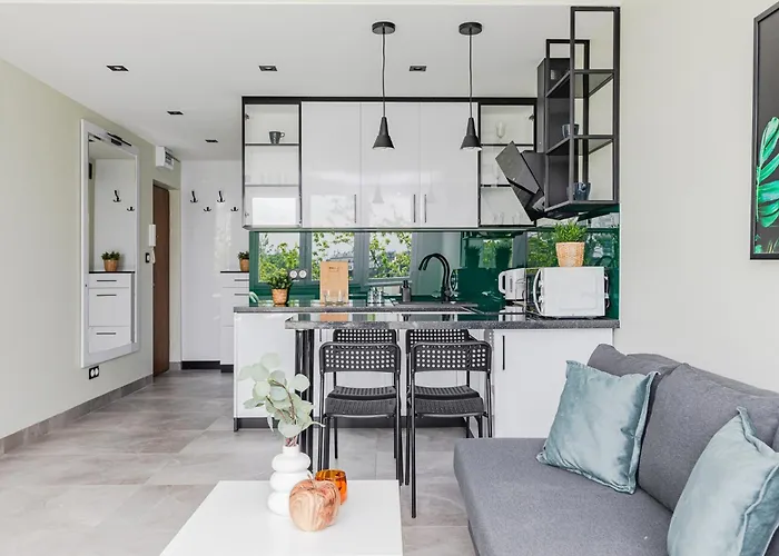 Superapart Saska 48A, Sleek 6Th-Floor Studio With Balcony & Elevator Access