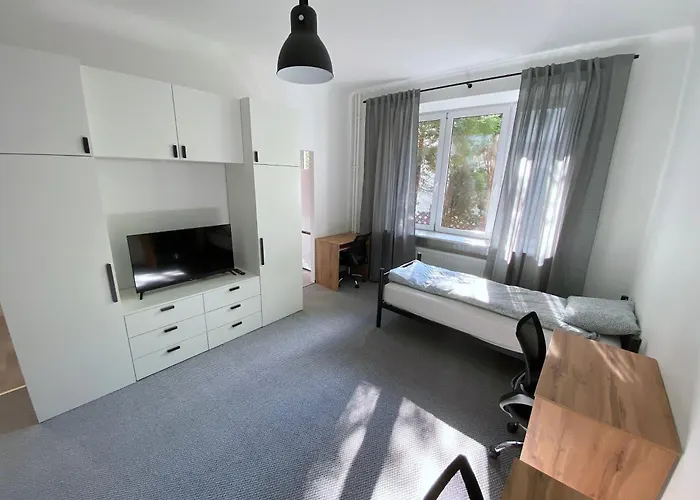 Student House Domaniewska