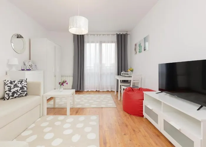 Wola Oasis - Cosy Apartment Near Metro Station