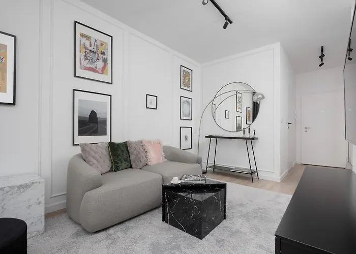 Minimalist Studio Near Rondo Daszynskiego By Noclegi Renters