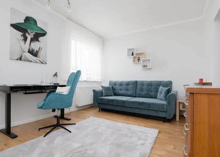 Bright Studio Glowackiego For 2 People In Warsaw By Noclegi Renters