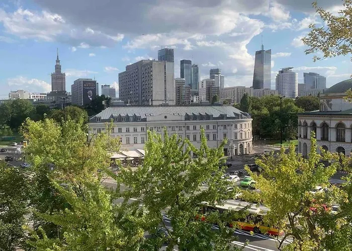 Plac Bankowy, Metro