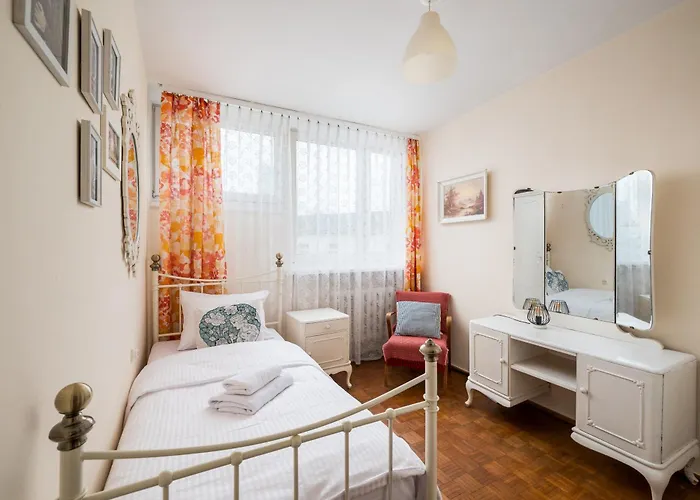 Old Town 3-Bedroom Apartment