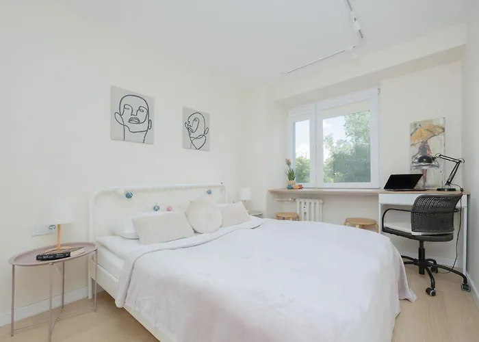 Przytulny Apartament Z Balkonem I Klimatyzacja By Noclegi Renters