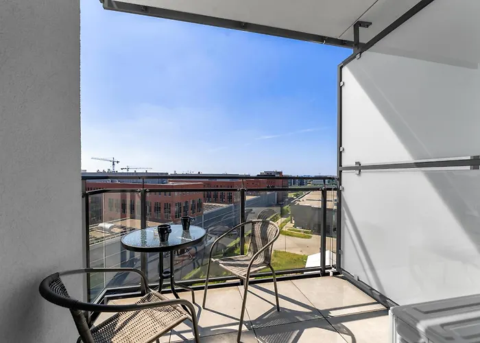 7Th Floor Warsaw Wlochy Apt - Balcony, Workspace - By Rentujemy