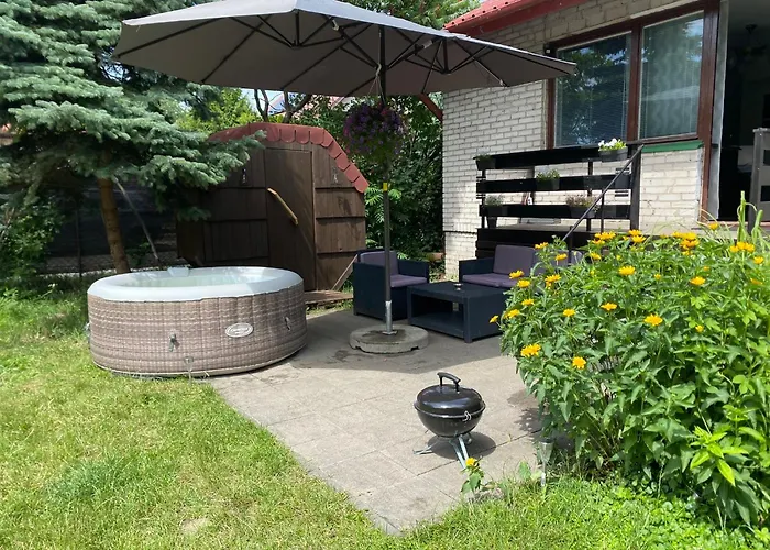 Cozy Home With A Private Yard