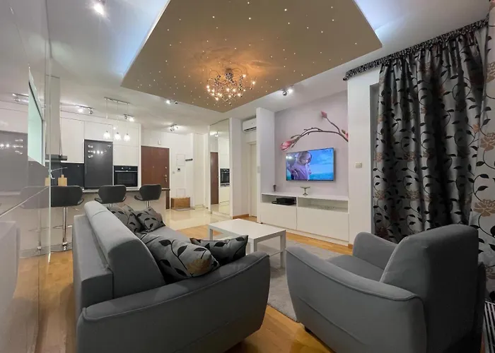 Happy Apartments