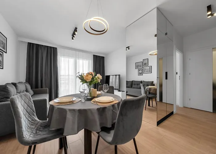 Warsaw Jutrzenki Apt - Gym, Balcony, Parking - By Rentujemy