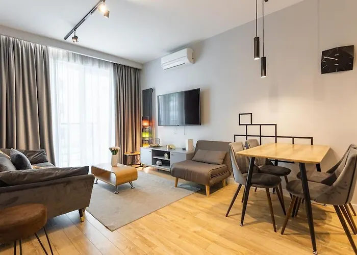 Central Warsaw Apartment - Great Location- Two Bedrooms Apartment- Warsaw Stays- Sienna Street