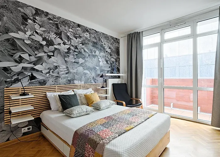 Modern And Cozy- Central Location-B11/13