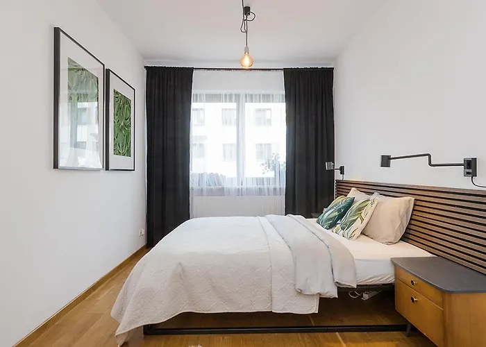 Lanciego - Przytulny Apartament Z Osobna Sypialna, Balkon, Wi-Fi, Natolin, Ursynow