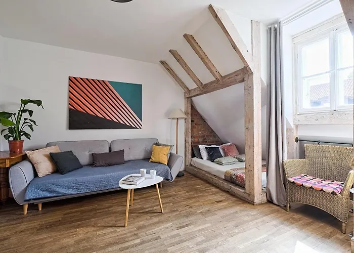 Urbannestgroup - Old Town - F50/5