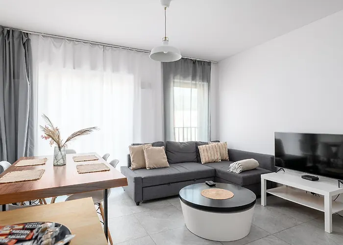 Rentplanet - Apartament Sierakowskiego
