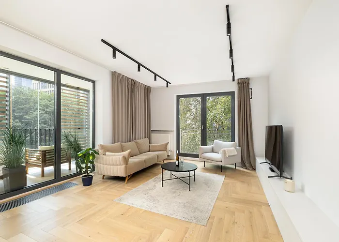 3-Bedroom Luxurious Apartment With City View
