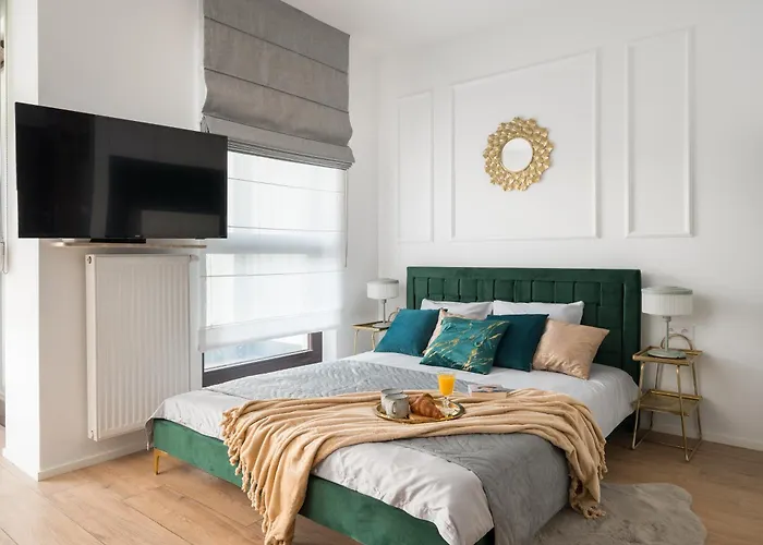 Urban Gem With Private Parking, Balcony At Metro Station, Only 10 Min To City Centre