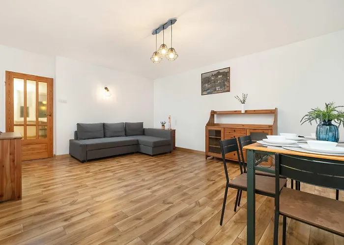 Merliniego Trendy Apartment With Desk By Noclegi Renters