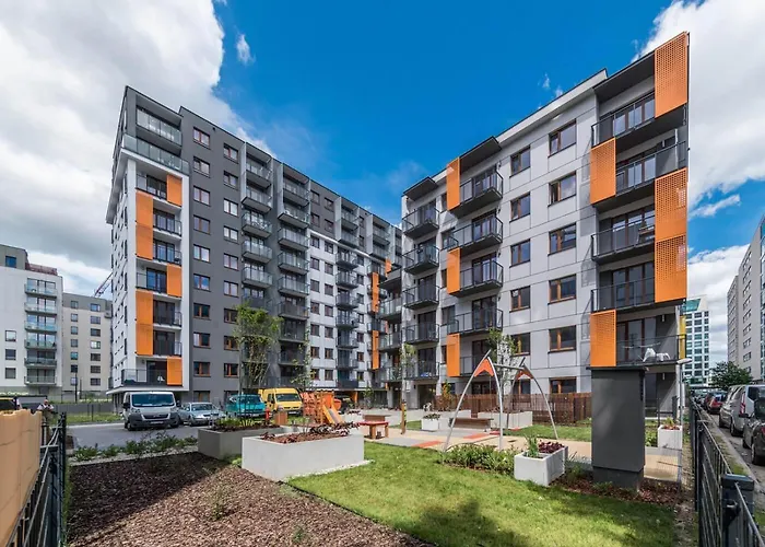 Cosy Apartment Near To The Chopin\'S Airport Cybernetyki 2C
