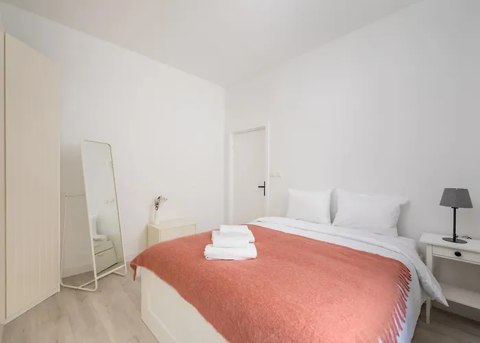 Plac Zbawiciela Deluxe Apartment