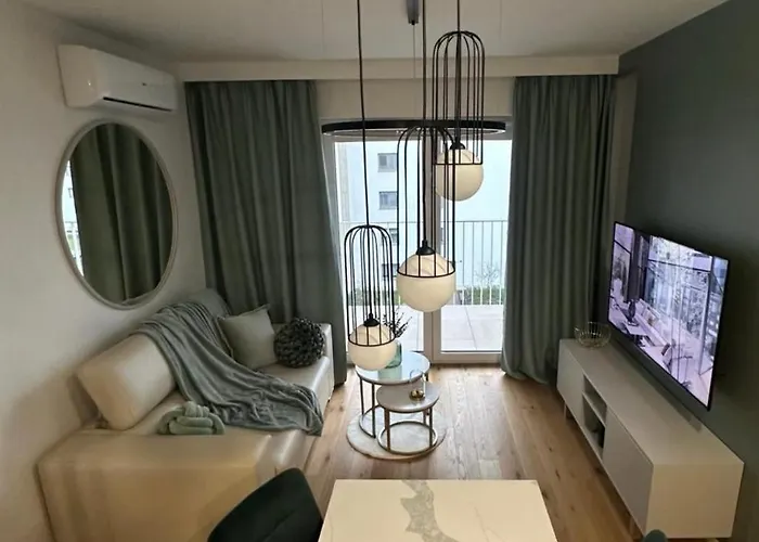Luxury Modern Apartment,Quiet Place Near To The Airport