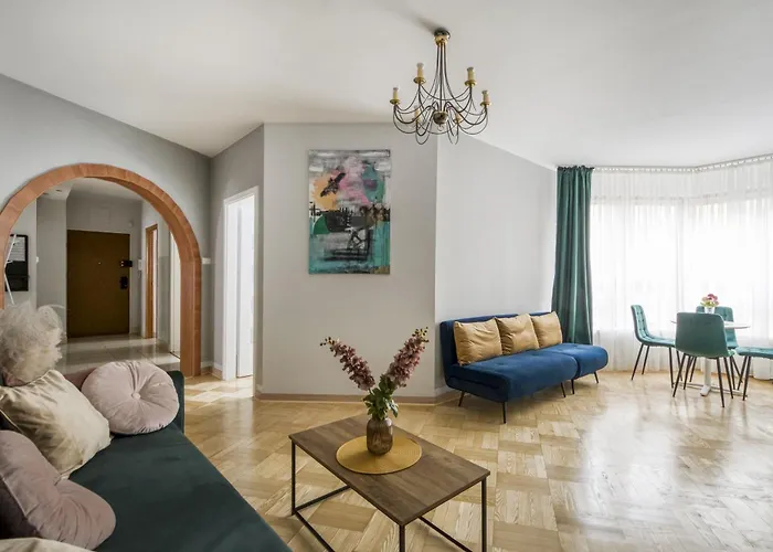 Gama Great Location & Famili Apartment 120M 2-12 People