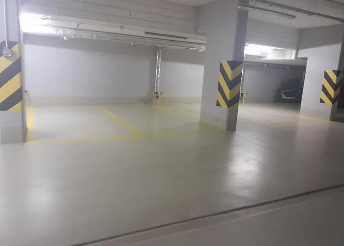 Parking Pawia 51