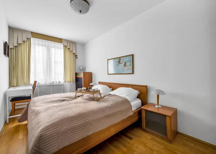 Warsaw Wola Apt - 100M2, Balcony - By Rentujemy