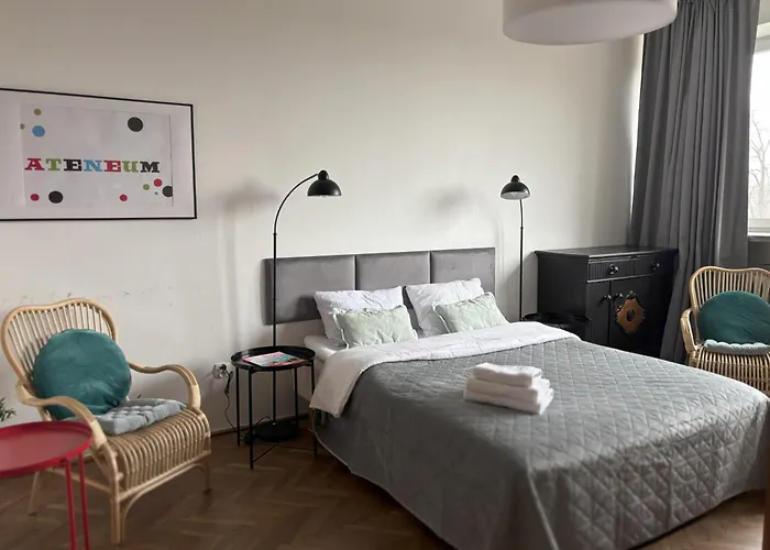 Solec By The River Apartment