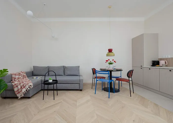 Bright Apartment Rakowiecka Near Pole Mokotowskie By Noclegi Renters