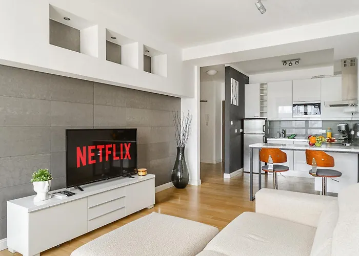Cozy Family Apartments With Balcony Near Zlote Tarasy
