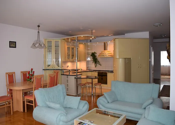 Dgm Apartment Warsaw