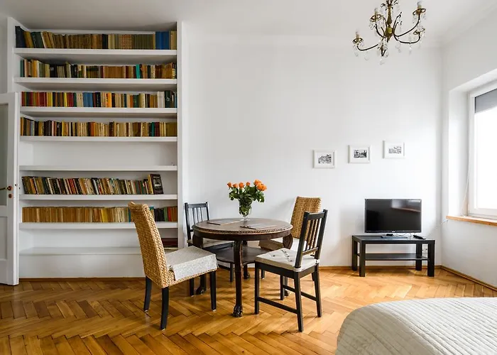 Local Apartment Poznanska