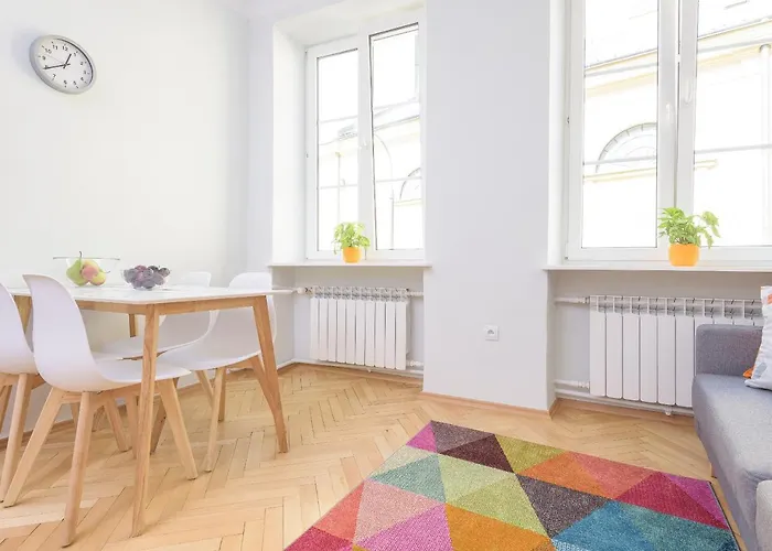 Bright And Modern Apartment In The Heart Of The Old And New Town