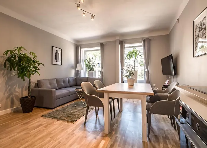 White Residence 4Rooms - City Center