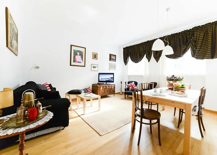 Sunny Apartment In Old Town