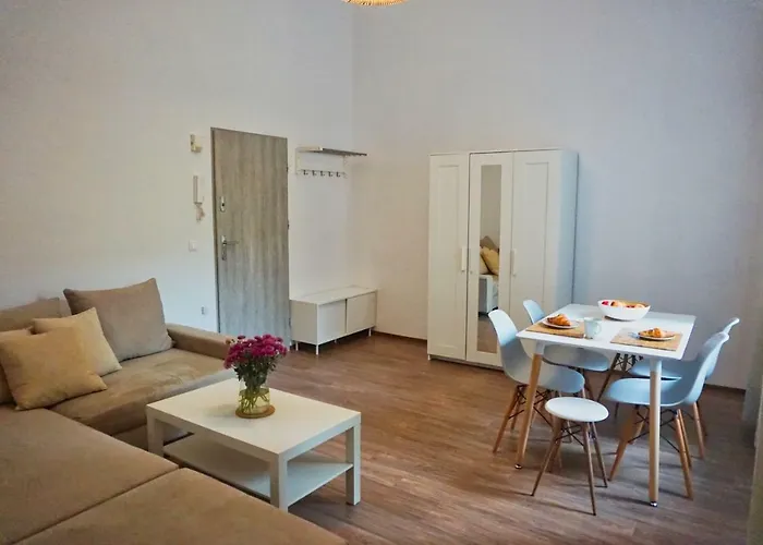 Palace Of Culture, Modern City Center Suite!