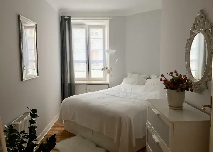 Beautiful Apartment In The Heart Of Warsaw, Poznanska