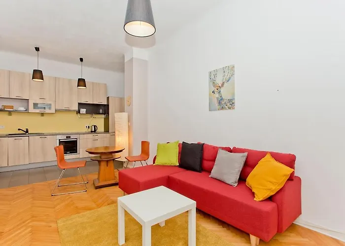 Charming And Bright- Golden Apartments- Old Town